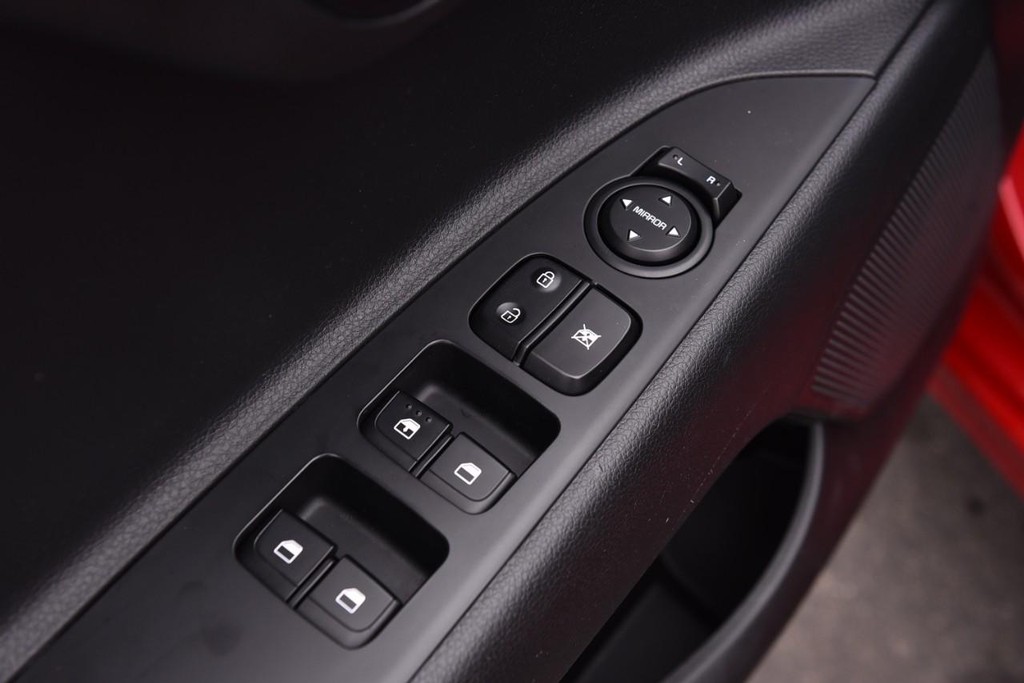 Kia Rio Vehicle Image 08