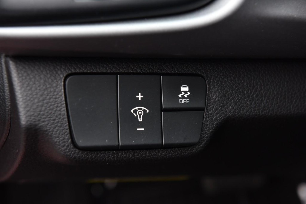 Kia Rio Vehicle Image 09