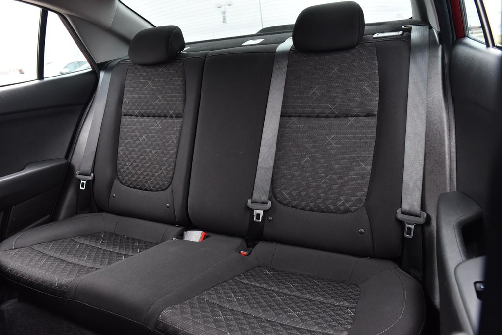 Kia Rio Vehicle Image 19