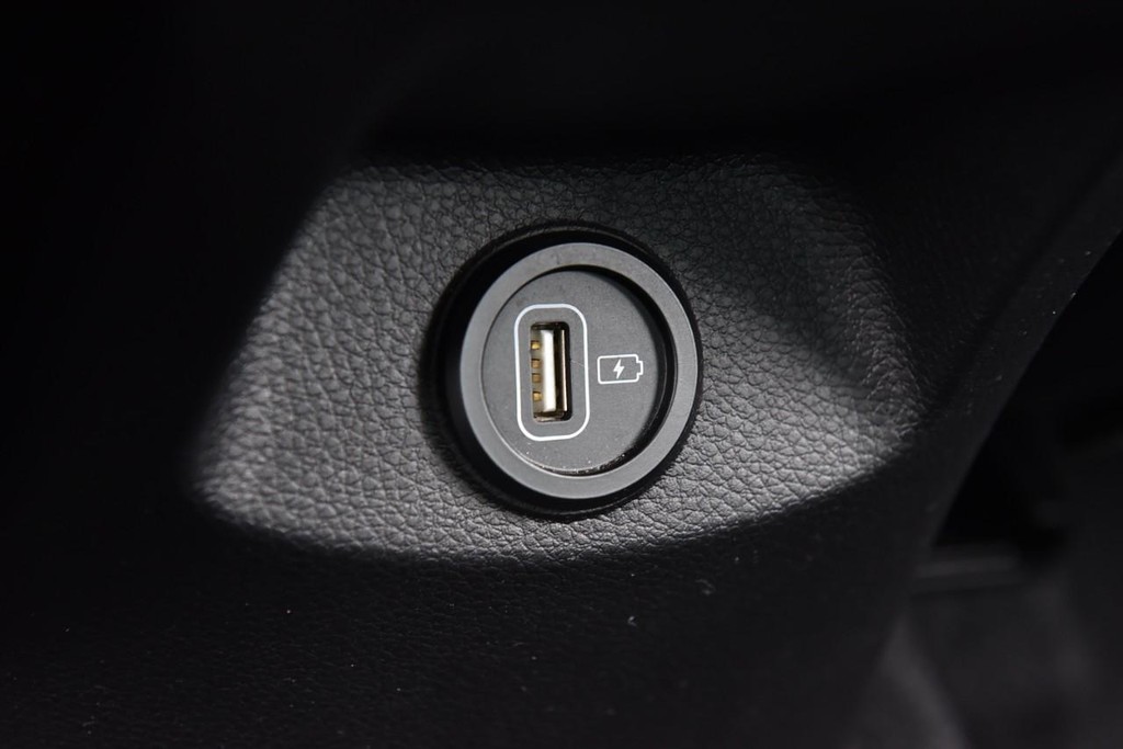 Kia Rio Vehicle Image 20