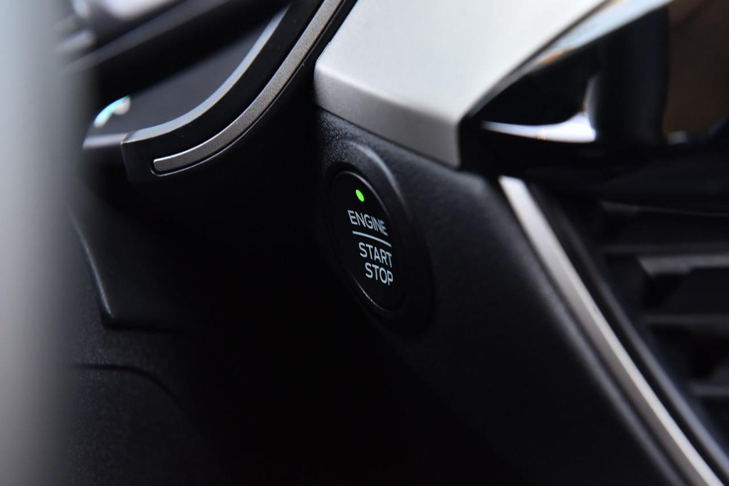 Ford Escape Vehicle Image 18