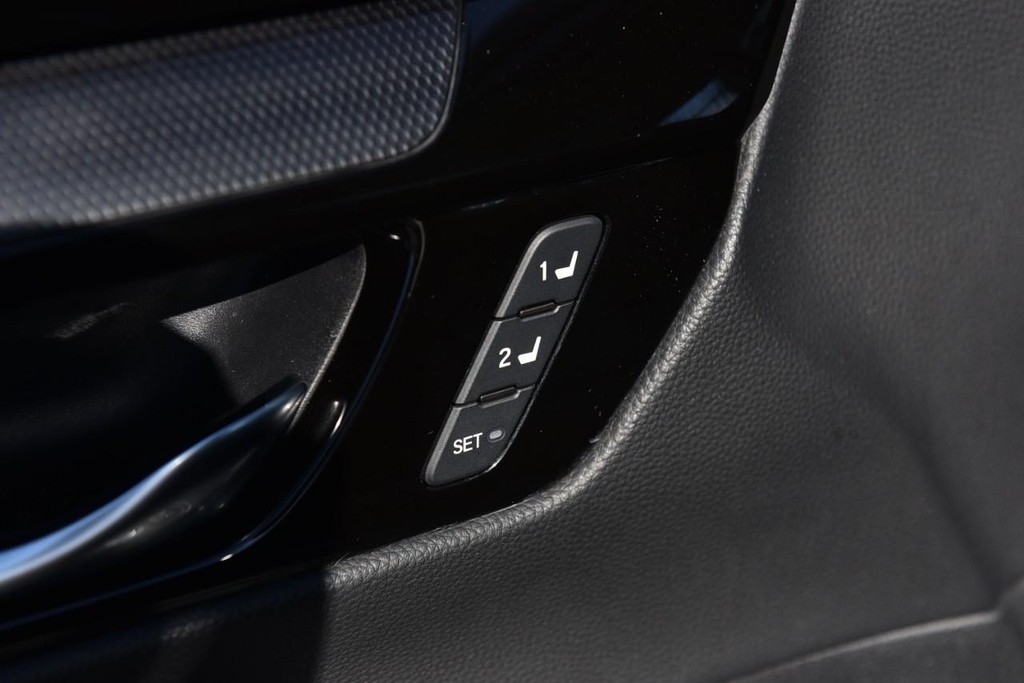 Honda CR-V Vehicle Image 09