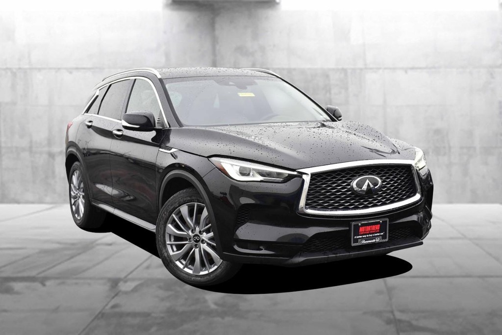INFINITI QX50 Vehicle Image 02