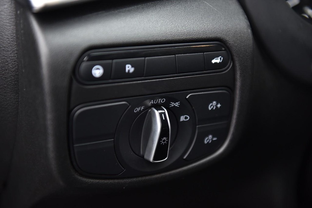 INFINITI QX50 Vehicle Image 10