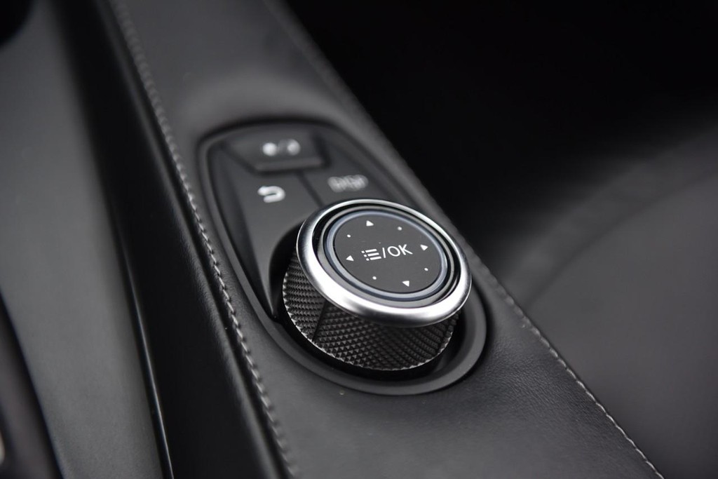 INFINITI QX50 Vehicle Image 17