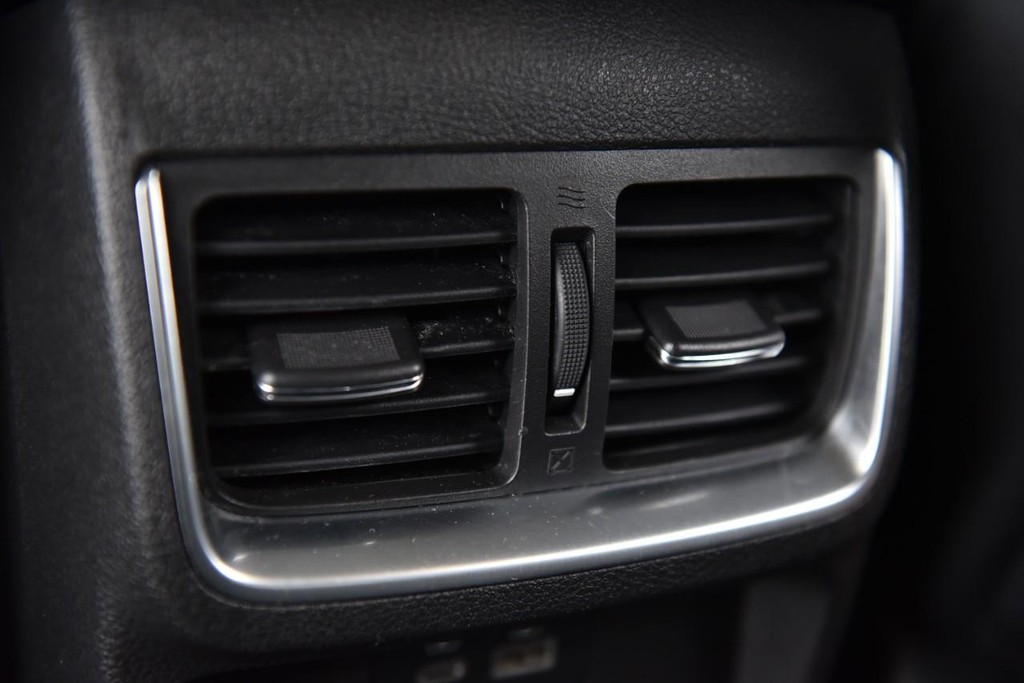 INFINITI QX50 Vehicle Image 24