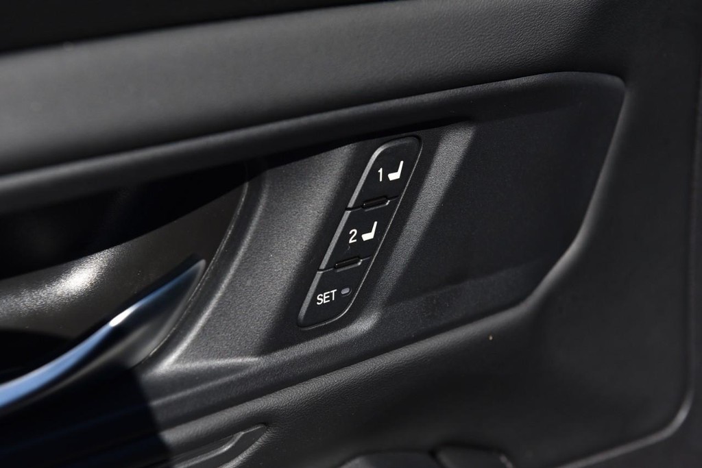 Honda Accord Hybrid Vehicle Image 09