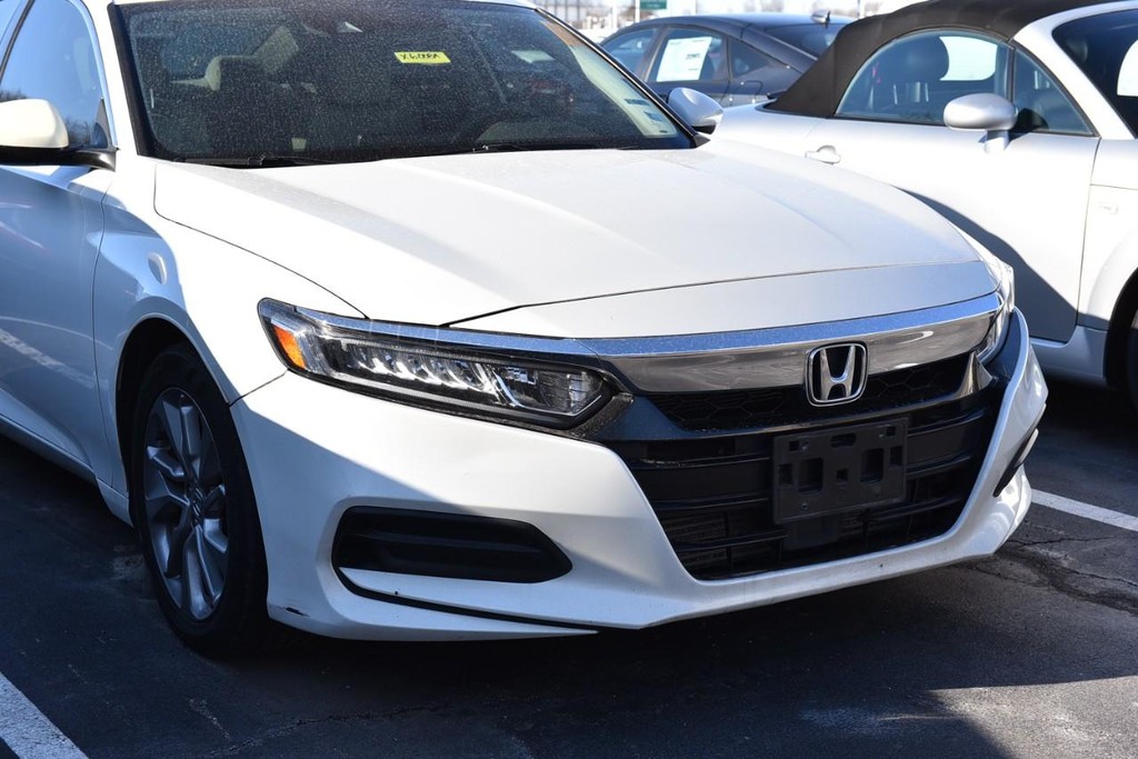 Honda Accord Sedan Vehicle Full-screen Gallery Image 2