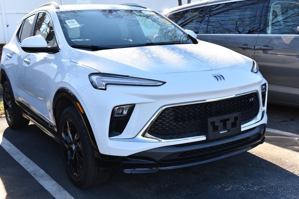 Buick Encore GX Vehicle Image 02