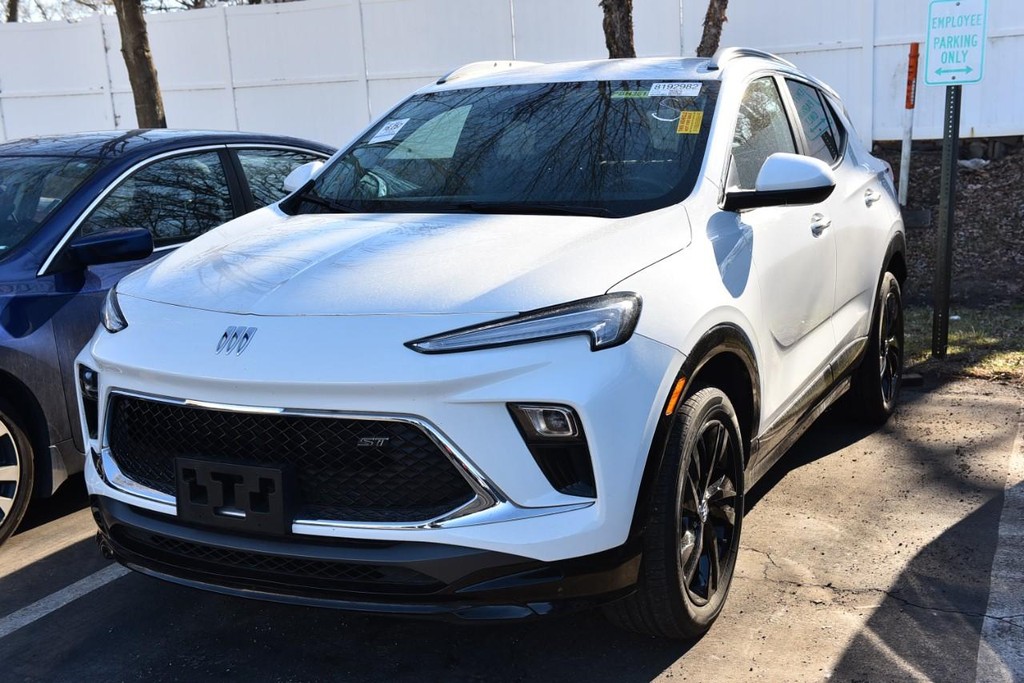 Buick Encore GX Vehicle Image 04