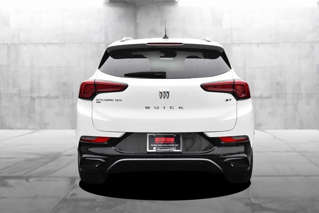 Buick Encore GX Vehicle Full-screen Gallery Image 06