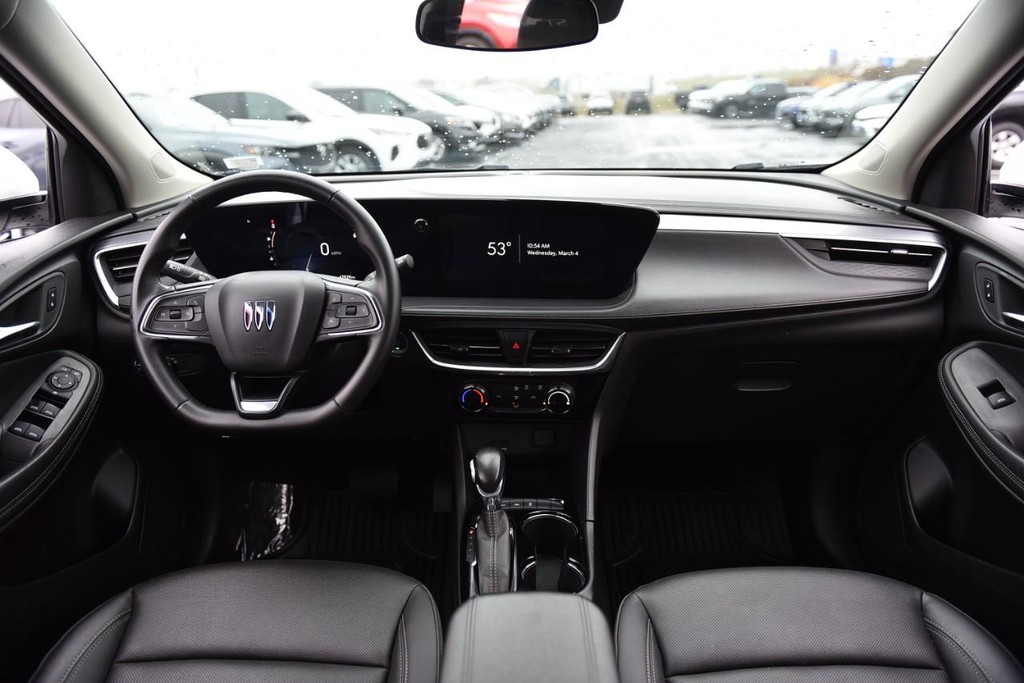 Buick Encore GX Vehicle Full-screen Gallery Image 07