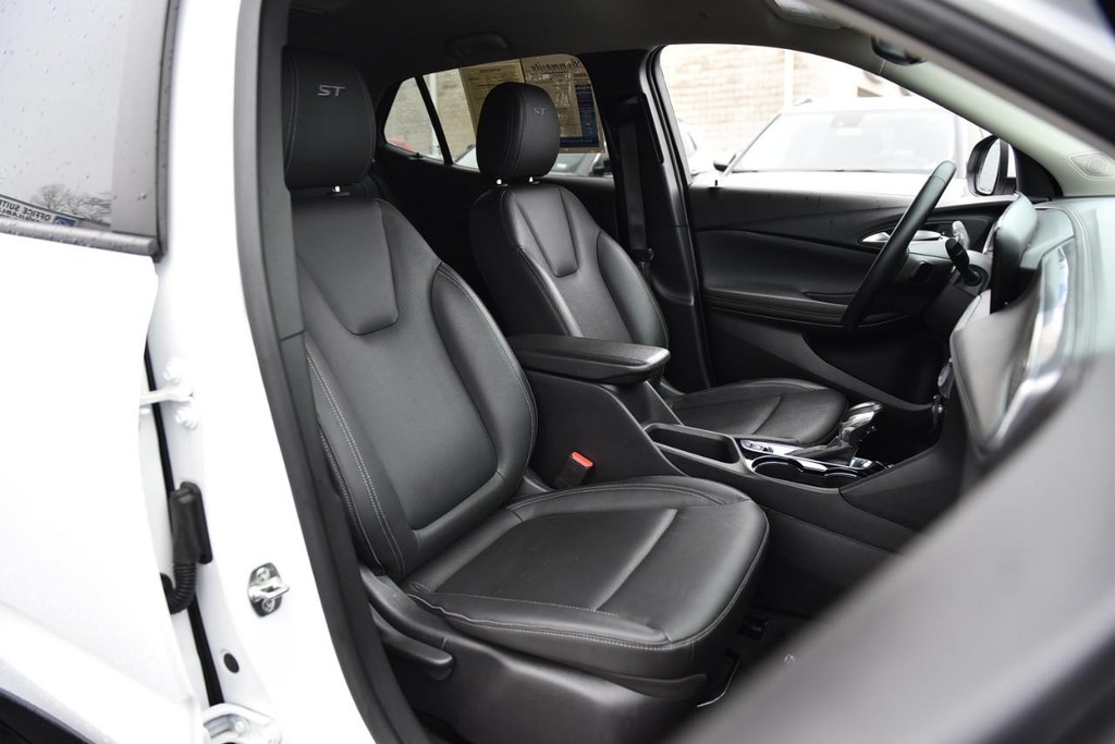 Buick Encore GX Vehicle Full-screen Gallery Image 20