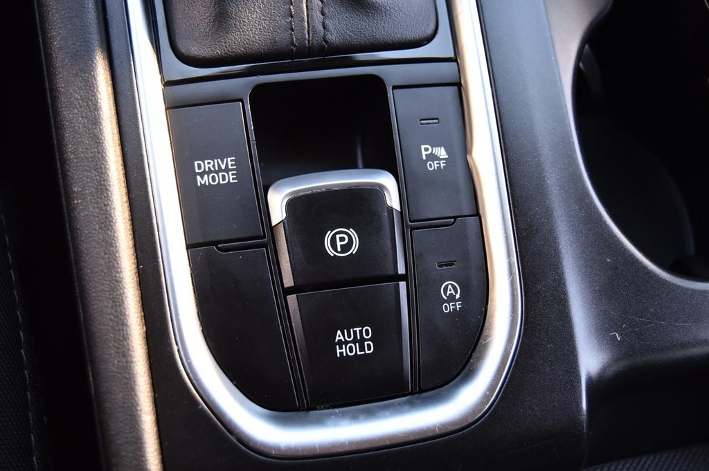 Hyundai Santa Fe Vehicle Image 17