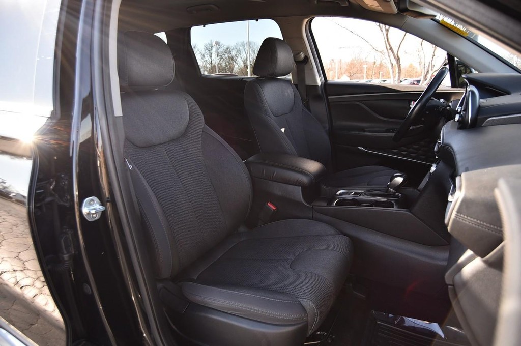 Hyundai Santa Fe Vehicle Image 21