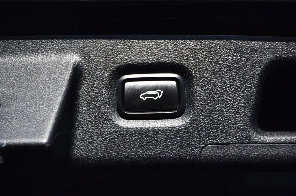 Hyundai Santa Fe Vehicle Image 26