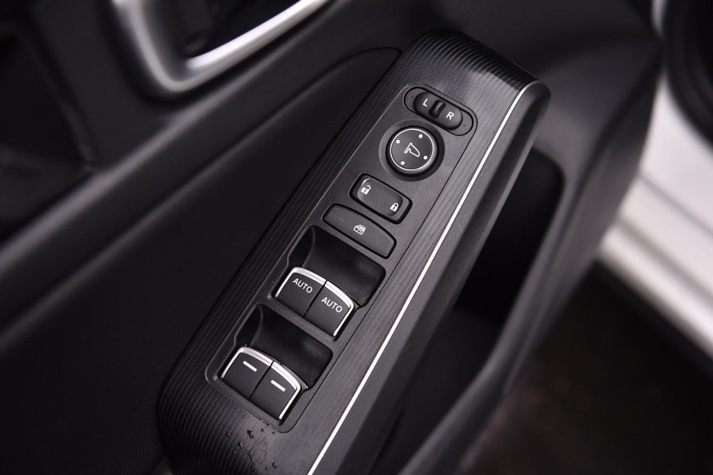 Honda Civic Hatchback Vehicle Image 08