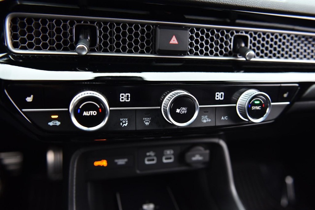 Honda Civic Hatchback Vehicle Image 15