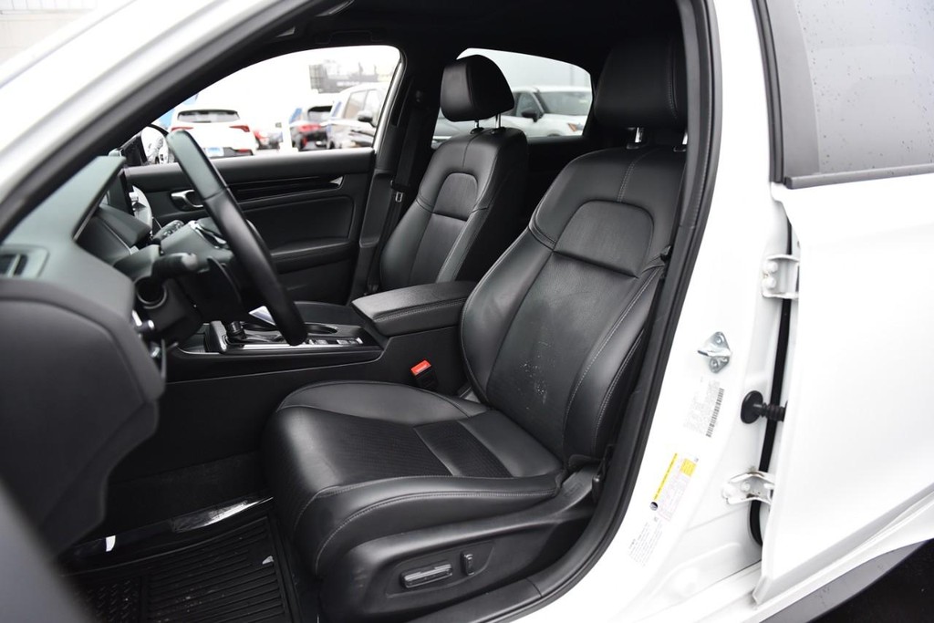 Honda Civic Hatchback Vehicle Image 21