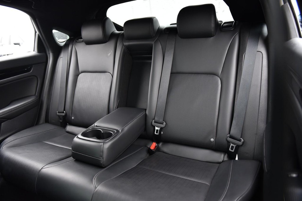 Honda Civic Hatchback Vehicle Image 24