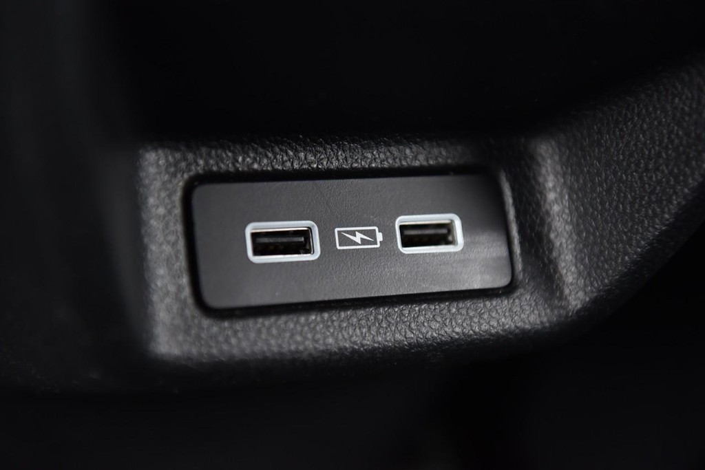 Honda Civic Hatchback Vehicle Image 25