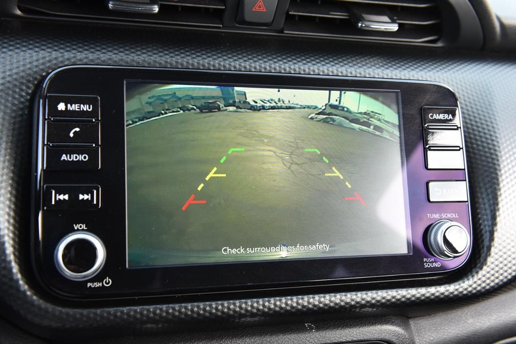 Nissan Kicks Vehicle Image 11