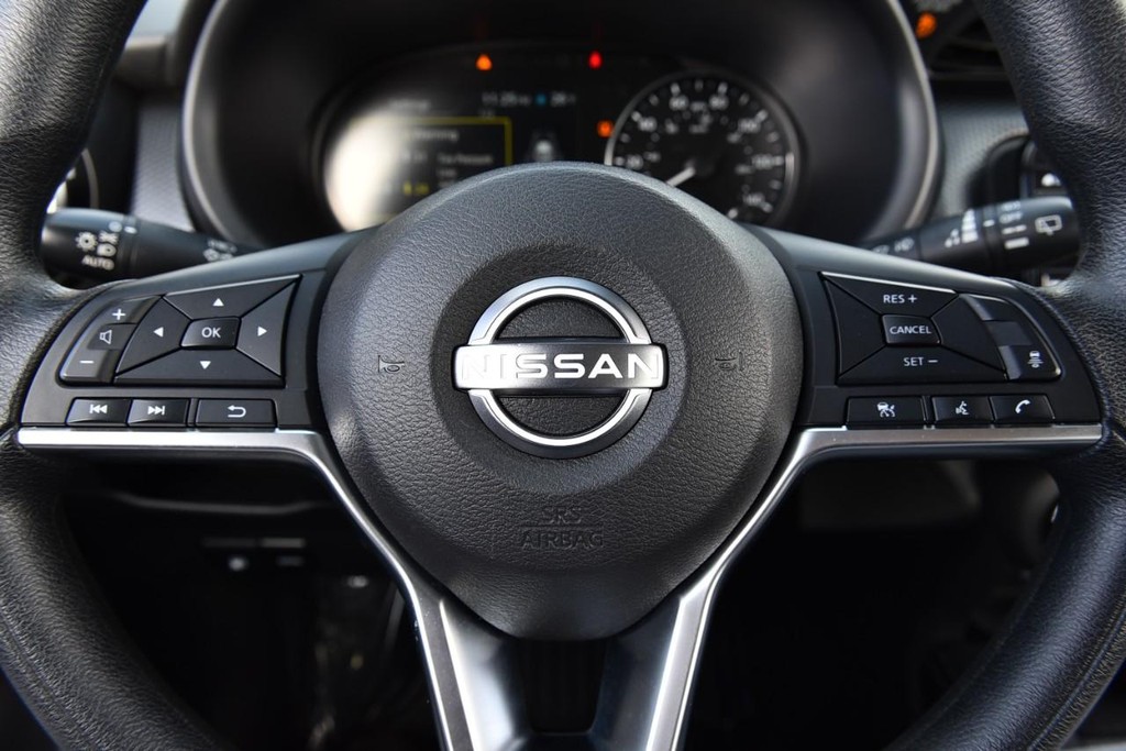 Nissan Kicks Vehicle Image 16