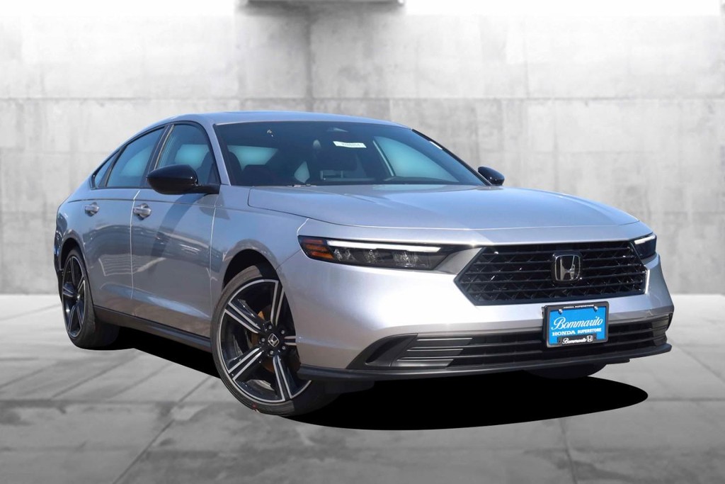 Honda Accord Hybrid Vehicle Full-screen Gallery Image 2