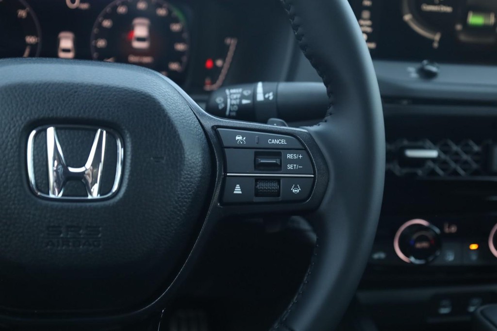 Honda Accord Hybrid Vehicle Full-screen Gallery Image 9