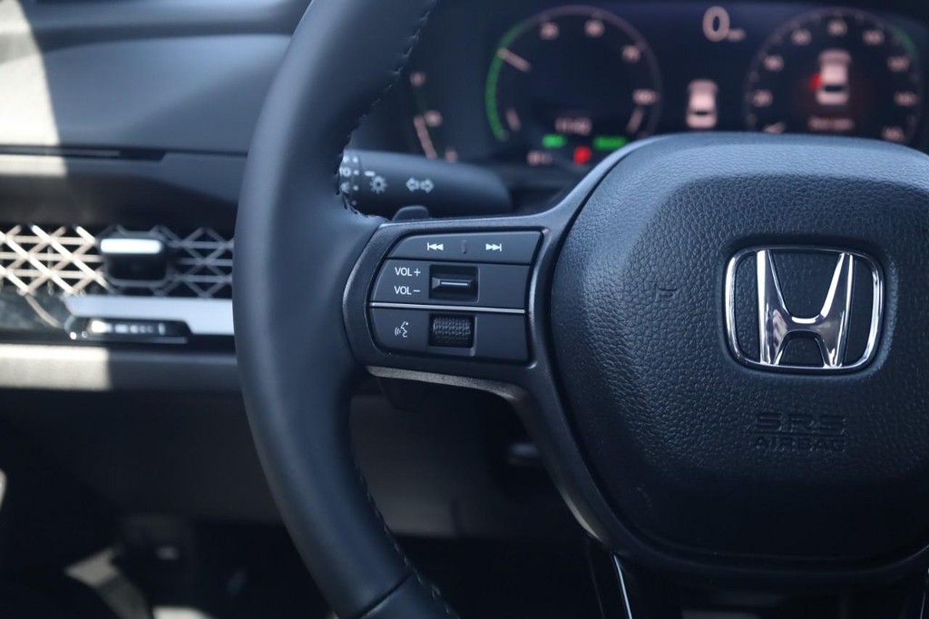 Honda Accord Hybrid Vehicle Full-screen Gallery Image 10