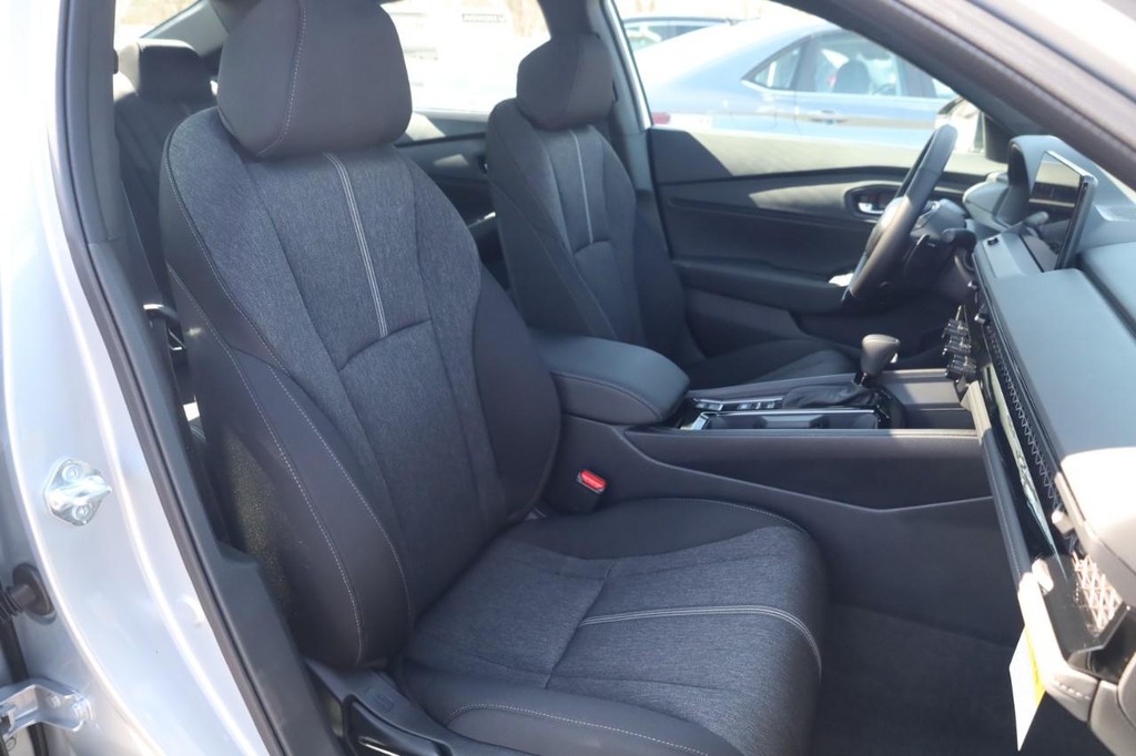 Honda Accord Hybrid Vehicle Full-screen Gallery Image 19