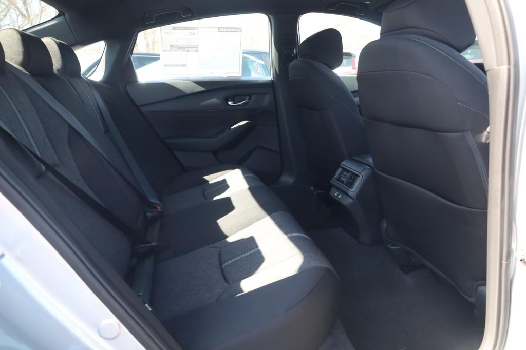 Honda Accord Hybrid Vehicle Full-screen Gallery Image 20