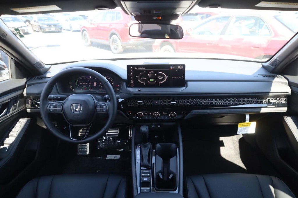 Honda Accord Hybrid Vehicle Full-screen Gallery Image 7