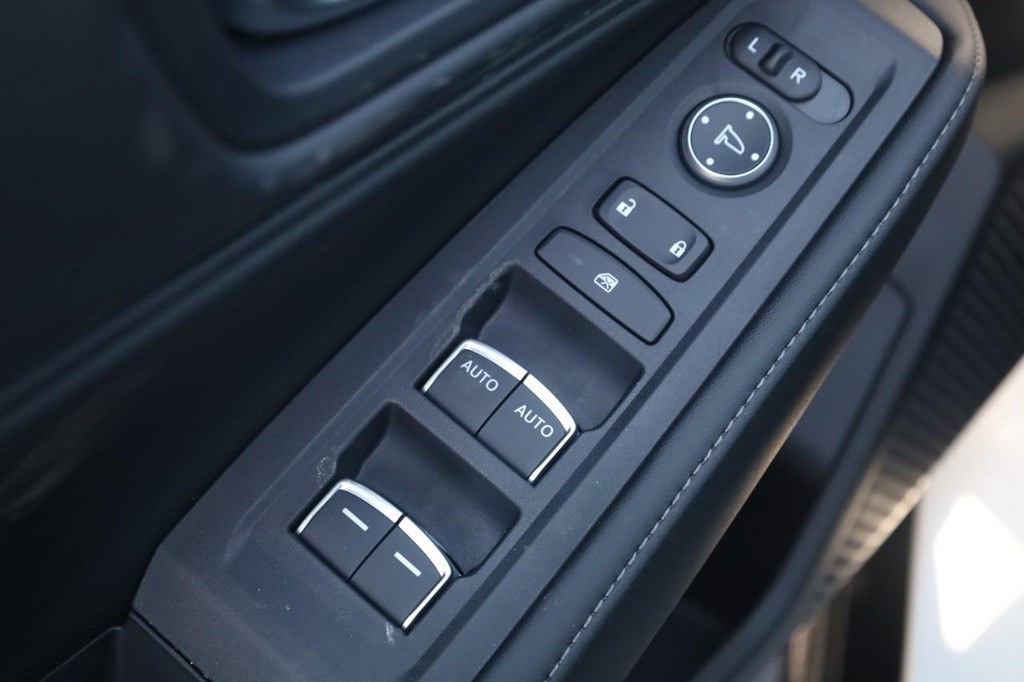 Honda Accord Hybrid Vehicle Full-screen Gallery Image 11