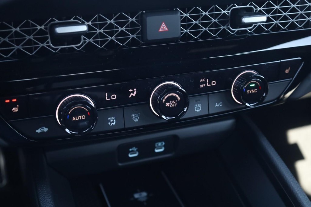 Honda Accord Hybrid Vehicle Full-screen Gallery Image 16