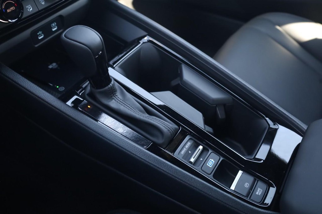 Honda Accord Hybrid Vehicle Full-screen Gallery Image 18