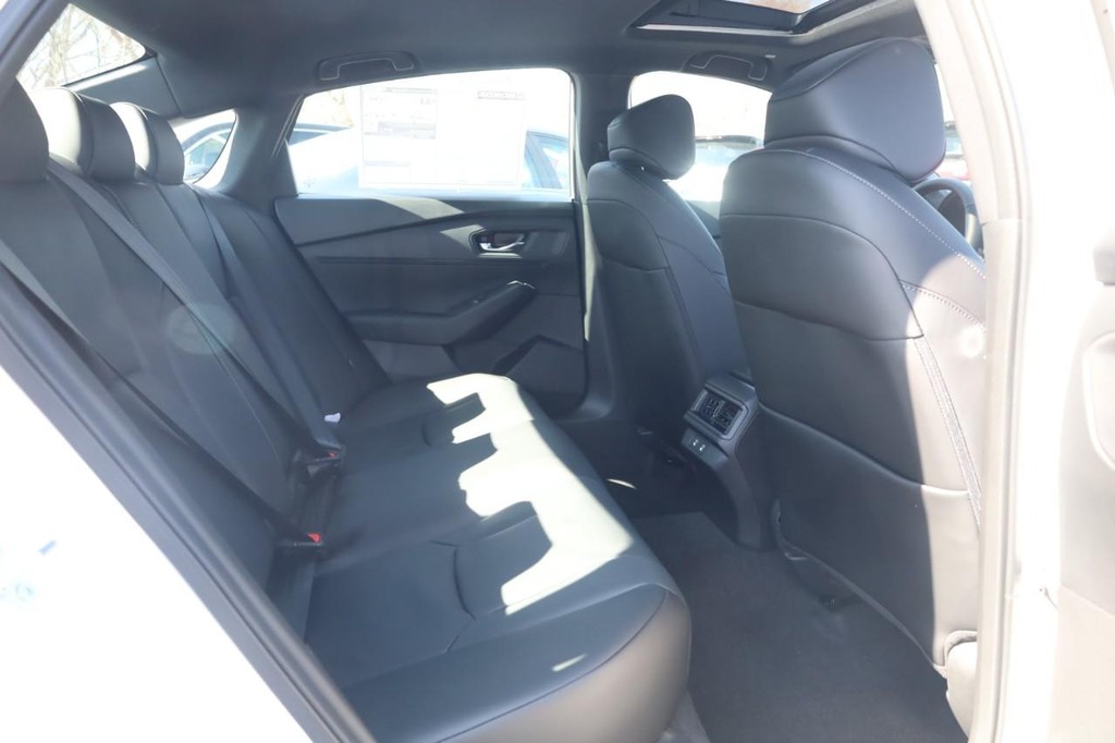 Honda Accord Hybrid Vehicle Full-screen Gallery Image 21