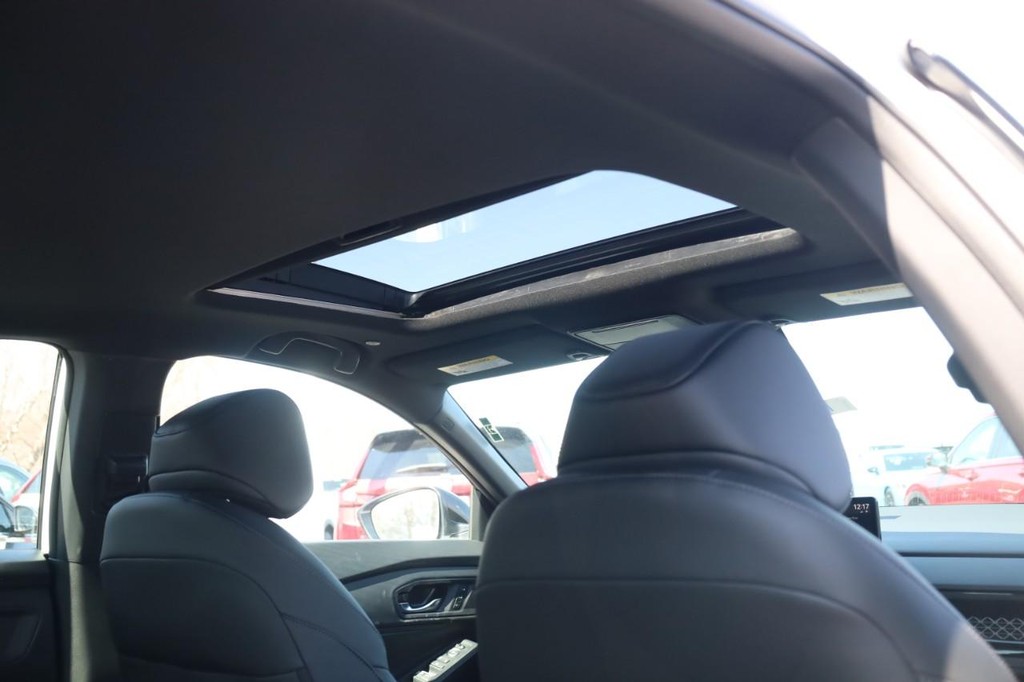 Honda Accord Hybrid Vehicle Full-screen Gallery Image 22