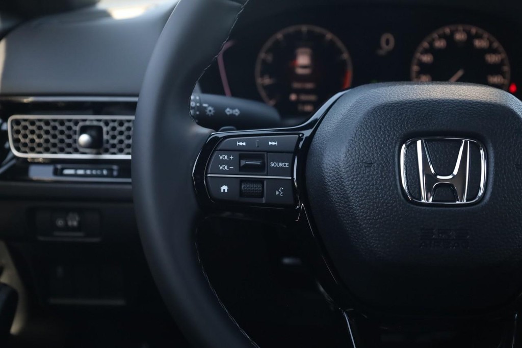 Honda Civic Sedan Vehicle Image 10