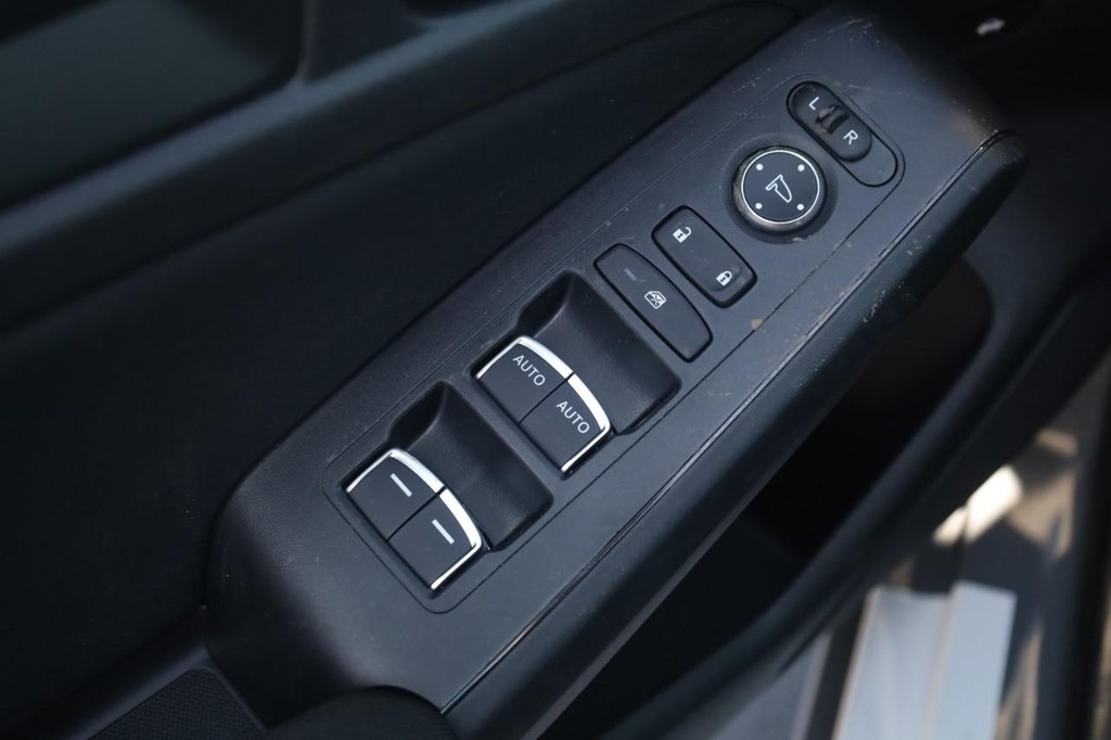 Honda Civic Sedan Vehicle Image 11