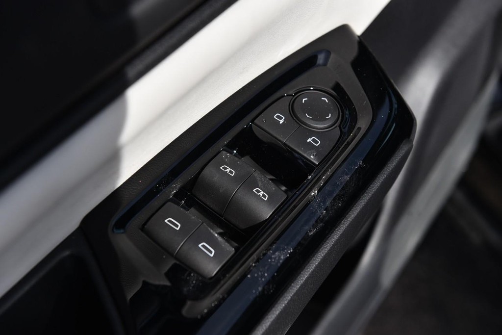 Honda Prologue Vehicle Full-screen Gallery Image 8