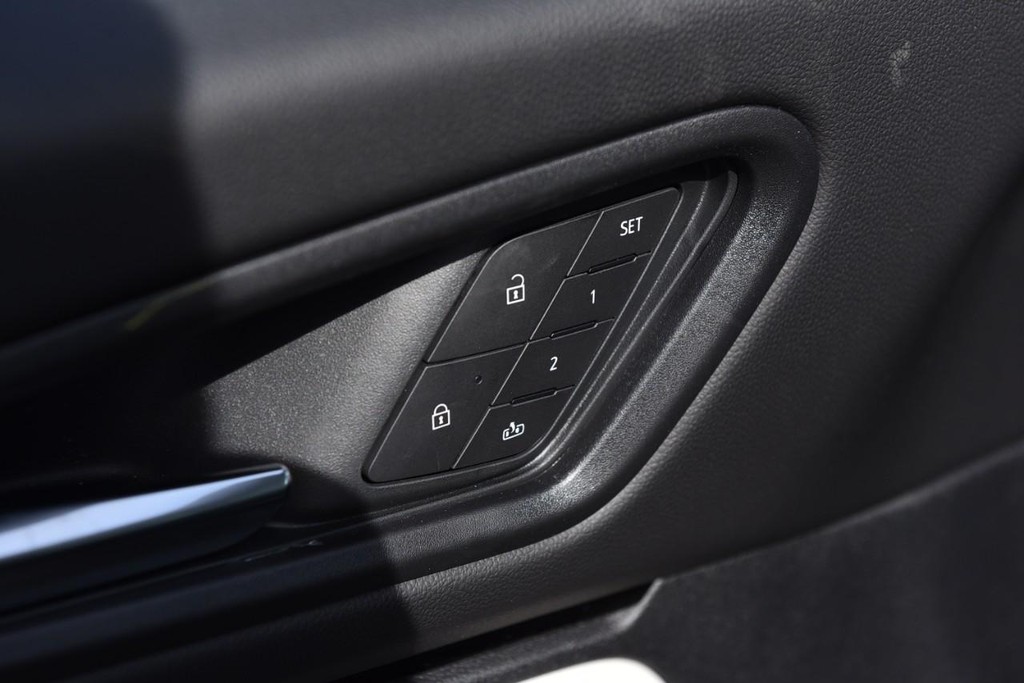 Honda Prologue Vehicle Full-screen Gallery Image 9