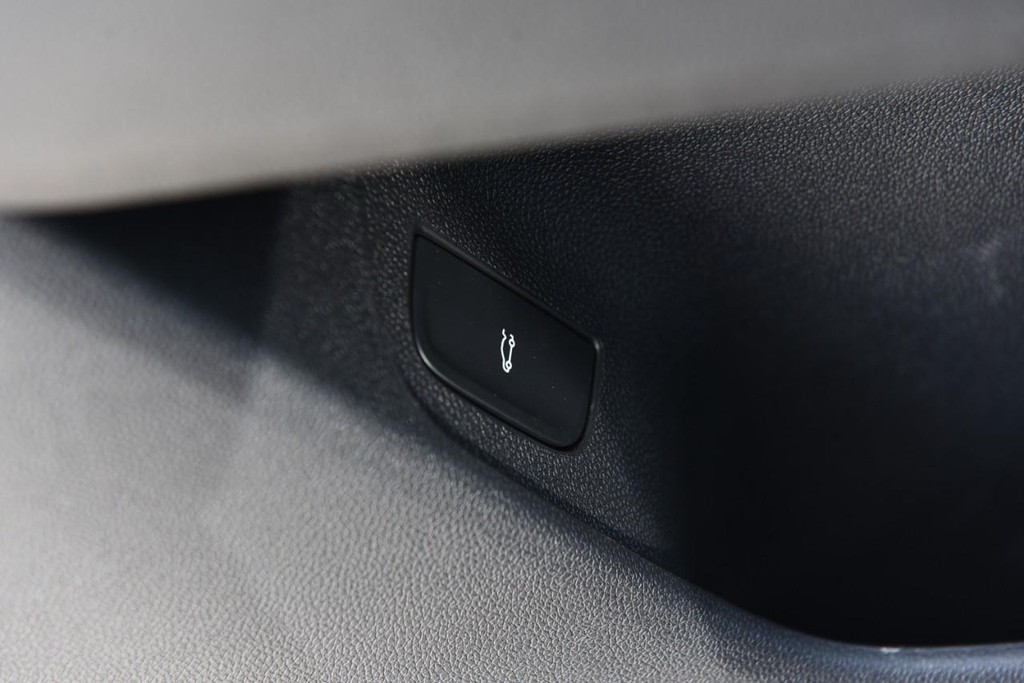 Honda Prologue Vehicle Full-screen Gallery Image 10