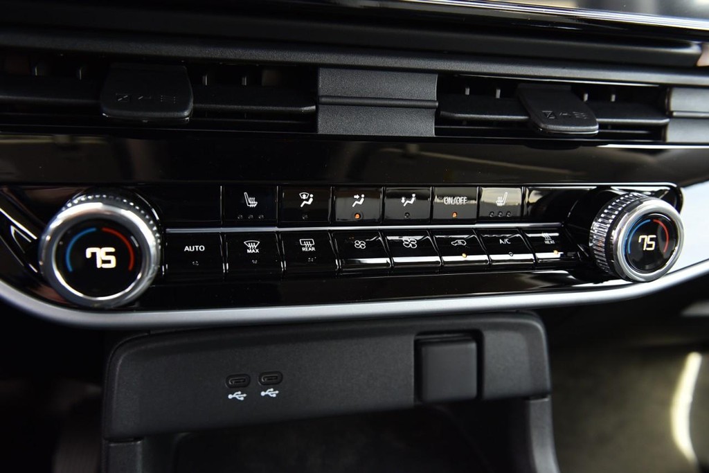 Honda Prologue Vehicle Full-screen Gallery Image 16