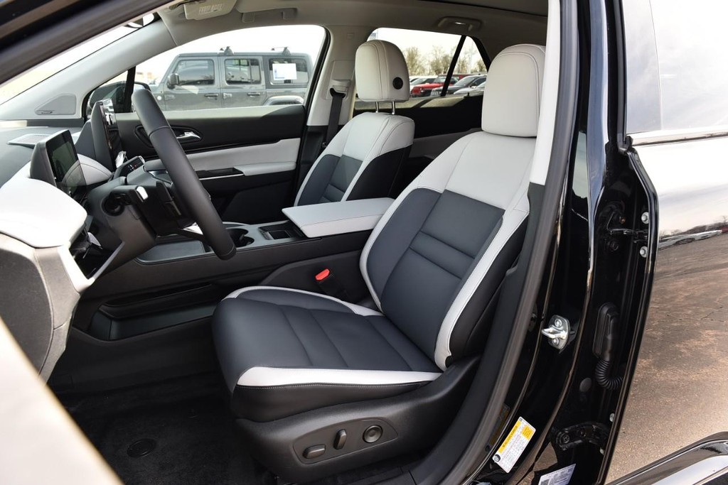 Honda Prologue Vehicle Full-screen Gallery Image 20