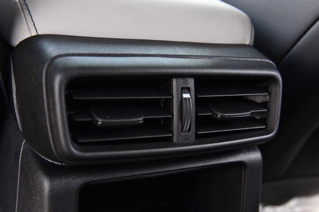 Honda Prologue Vehicle Full-screen Gallery Image 24