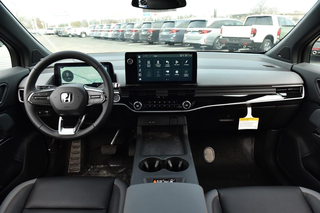 Honda Prologue Vehicle Full-screen Gallery Image 7