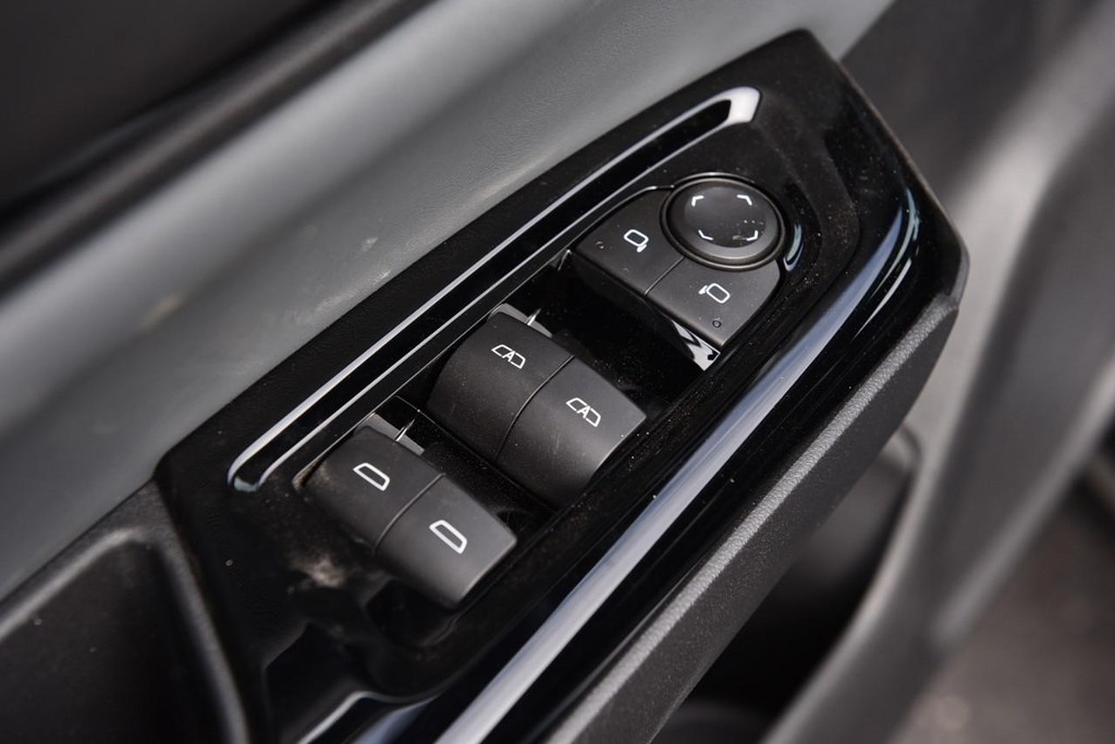 Honda Prologue Vehicle Full-screen Gallery Image 8