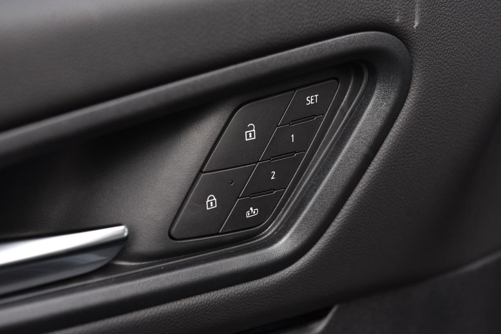 Honda Prologue Vehicle Full-screen Gallery Image 9