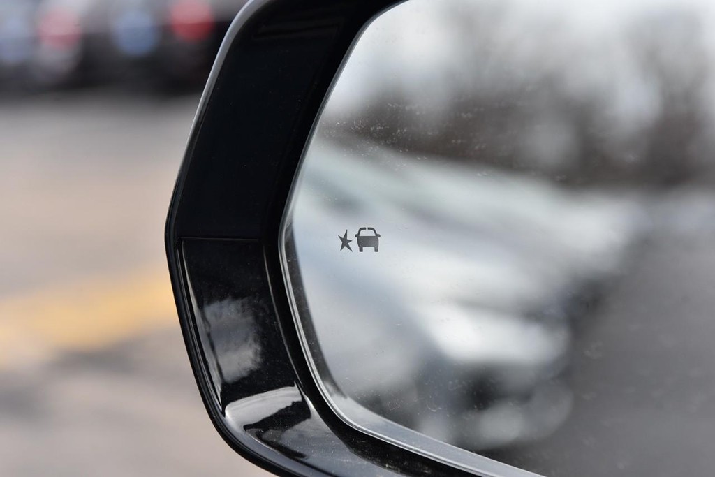 Honda Prologue Vehicle Full-screen Gallery Image 10